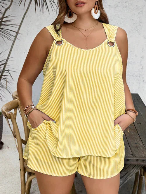 Conjunto com Top Regata e Shorts - Cinthia